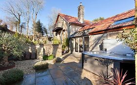The Little Barn @ Bath With Large Hot Tub